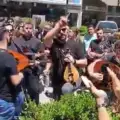 ΟΦΗ: Το πάρτι ξεκίνησε – ψήσιμο, τραγούδια και συνθήματα στο Μαρούσι πριν τον τελικό
