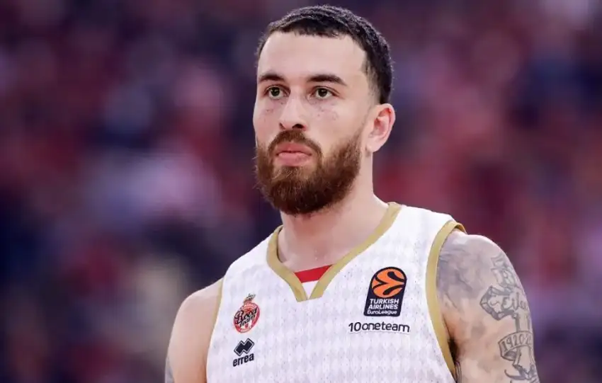 Μάικ Τζέιμς