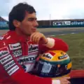 Ayrton Senna: Ο θρύλος της Formula 1 που μετέτρεψε την ταχύτητα σε αιωνιότητα